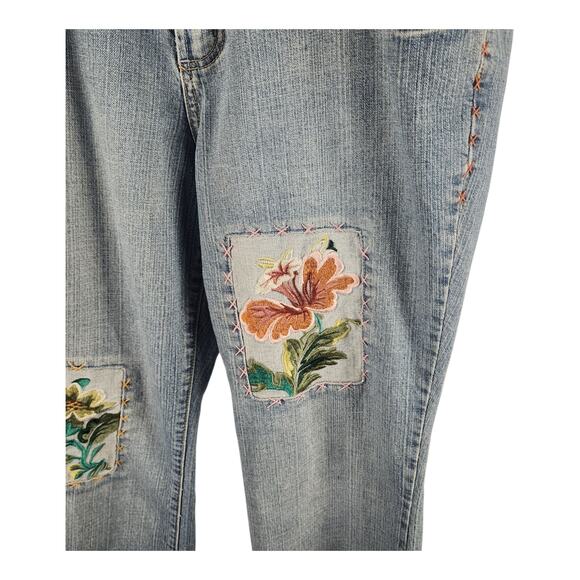 Wah Jens Women's size 16w Blue Denim Embroidered Floral Thick Stitch Boot-Cut - Picture 2 of 8